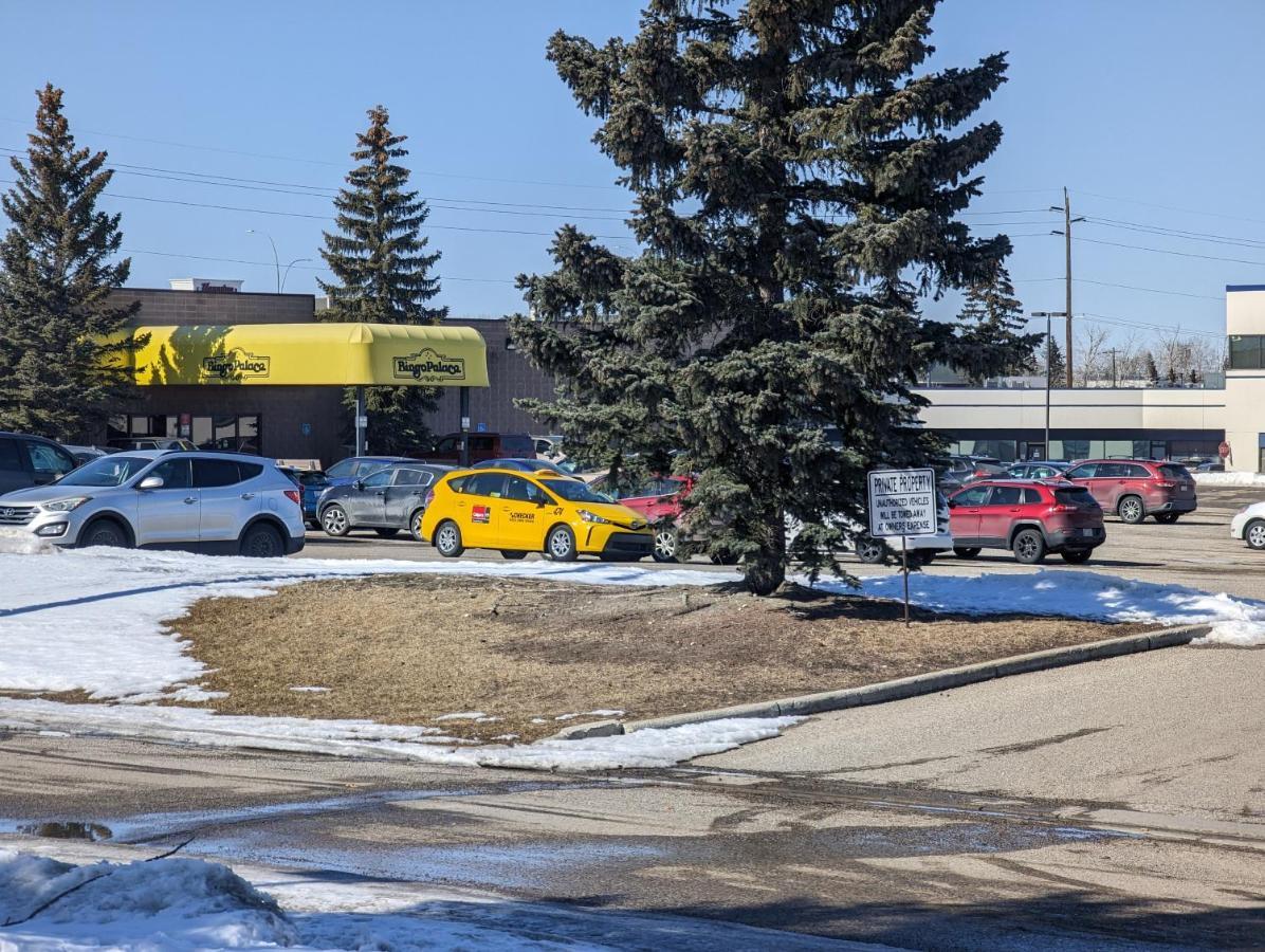 فندق Divya Sutra Plaza And Conference Centre Calgary Airport المظهر الخارجي الصورة