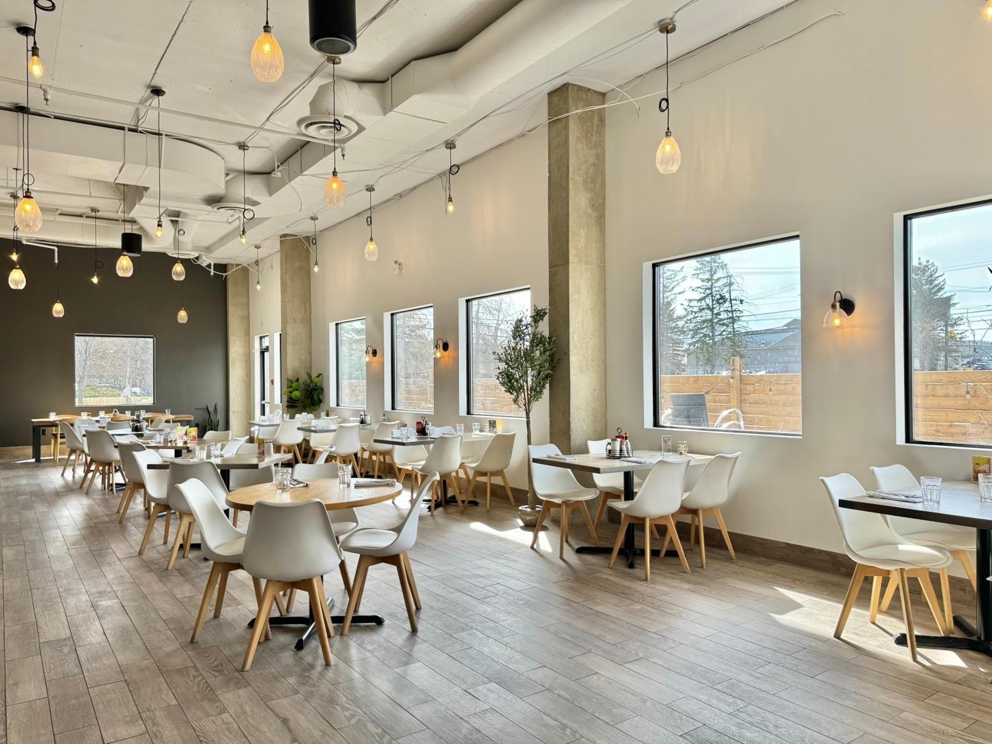 فندق Divya Sutra Plaza And Conference Centre Calgary Airport المظهر الخارجي الصورة