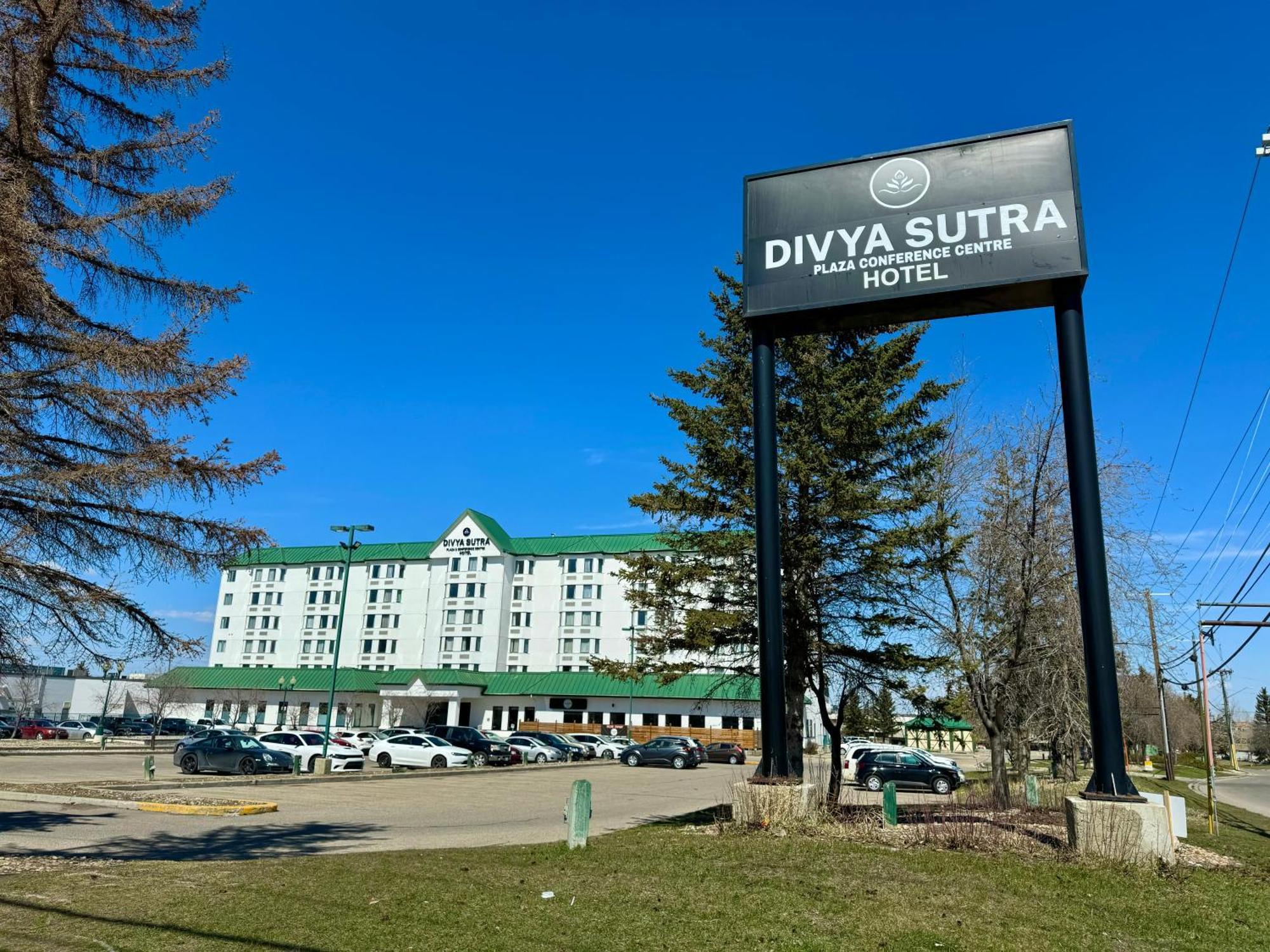فندق Divya Sutra Plaza And Conference Centre Calgary Airport المظهر الخارجي الصورة