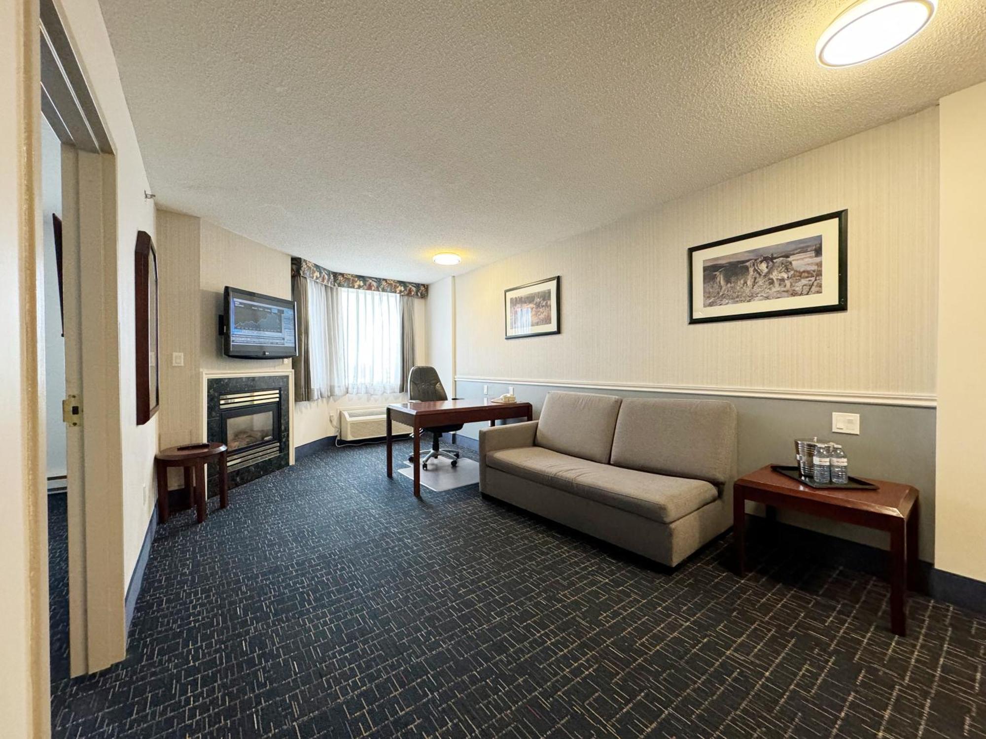فندق Divya Sutra Plaza And Conference Centre Calgary Airport المظهر الخارجي الصورة