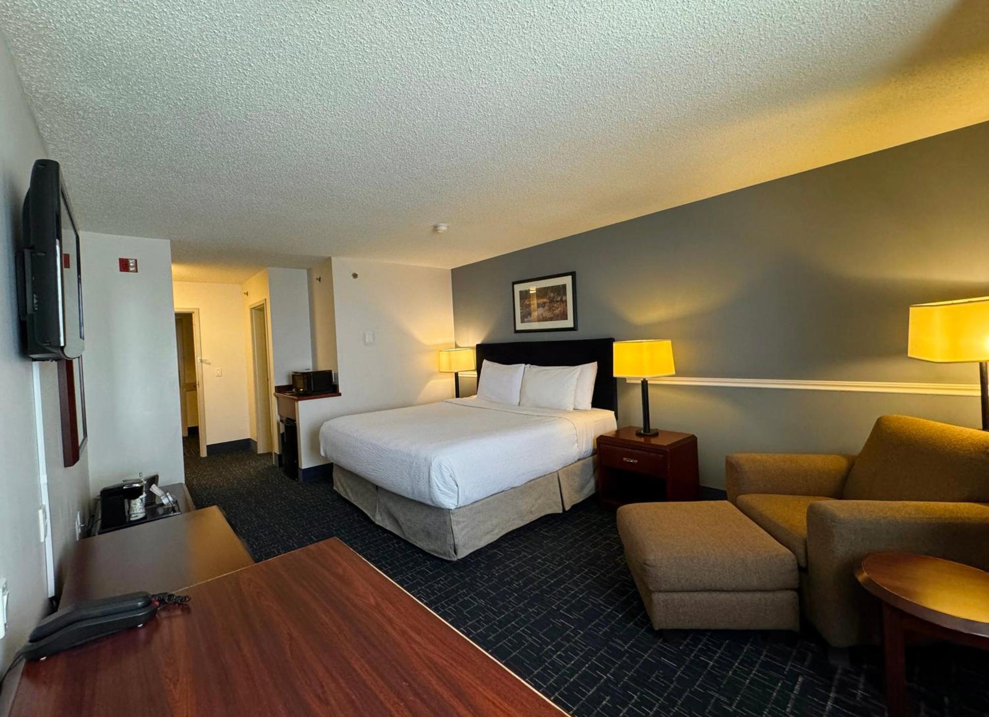فندق Divya Sutra Plaza And Conference Centre Calgary Airport المظهر الخارجي الصورة