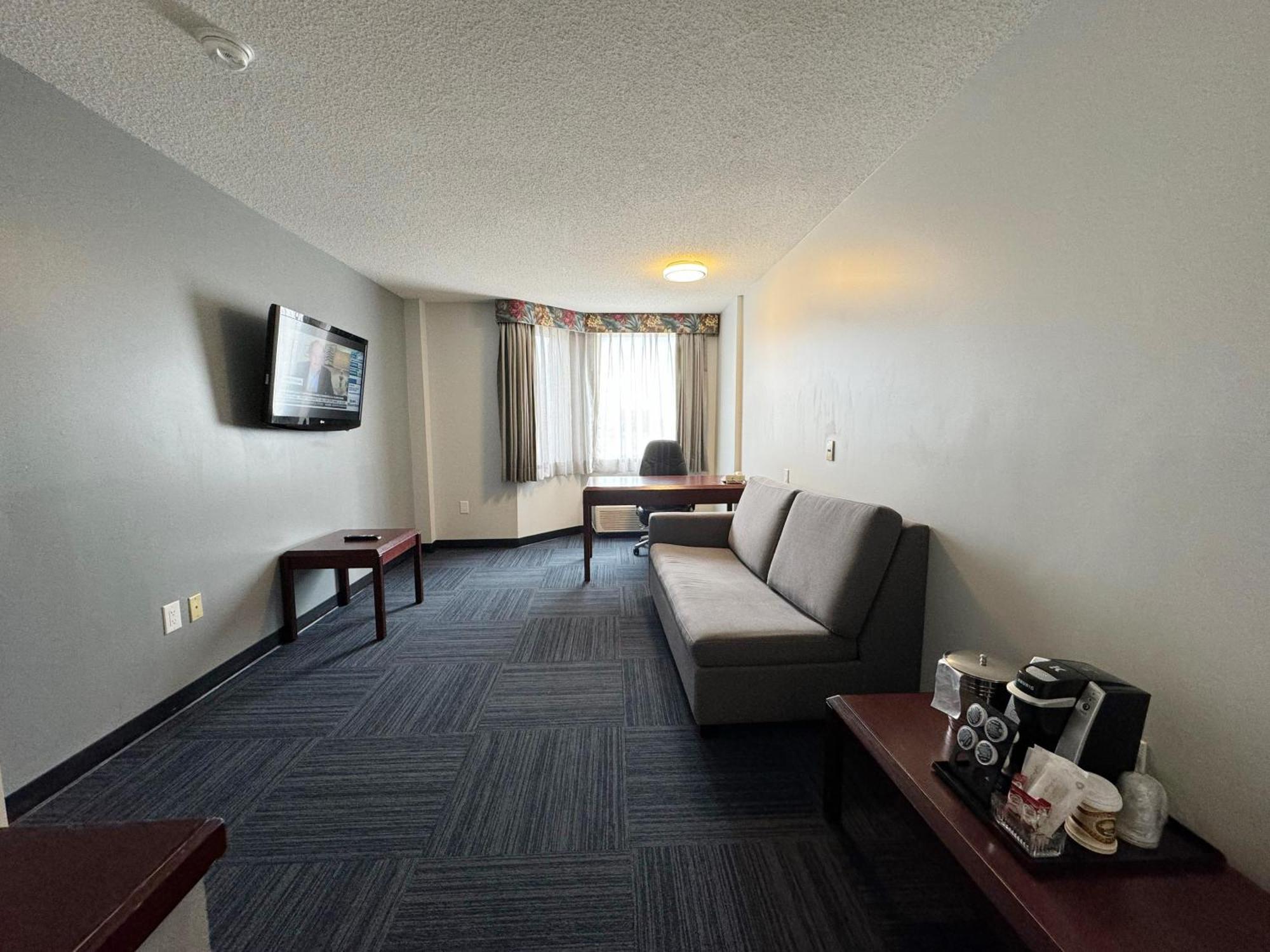 فندق Divya Sutra Plaza And Conference Centre Calgary Airport المظهر الخارجي الصورة