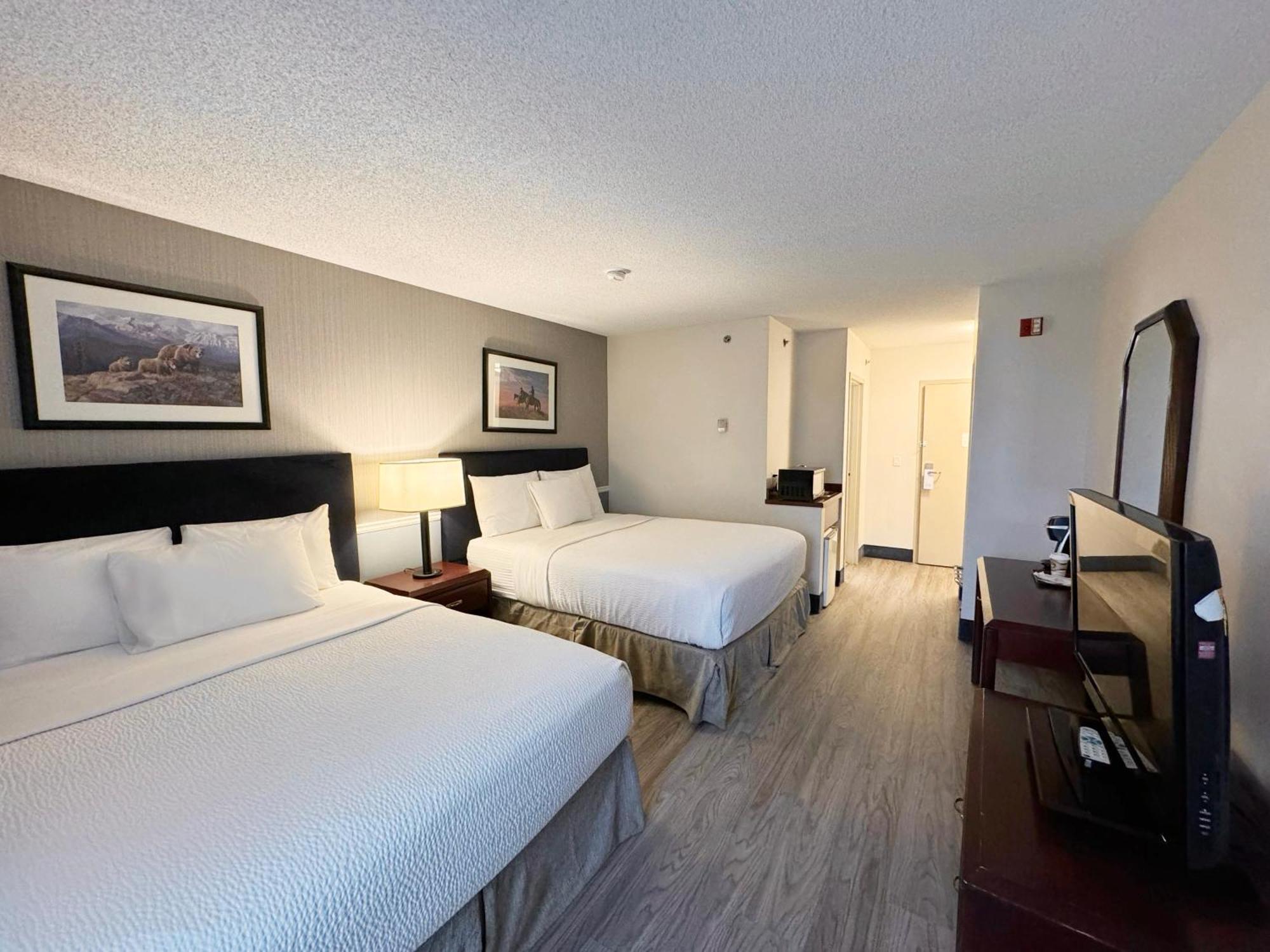 فندق Divya Sutra Plaza And Conference Centre Calgary Airport المظهر الخارجي الصورة
